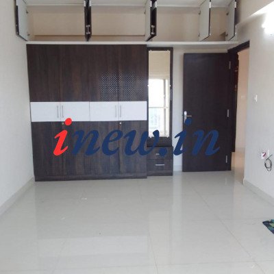 2bhk Semi furnished in Purvi Symphony