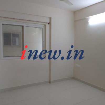 2bhk Semi furnished in Purvi Symphony